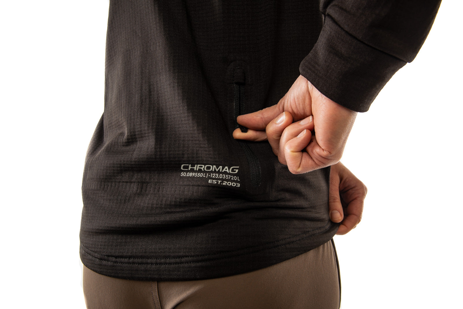 The model is 5' 8" wearing size Medium.