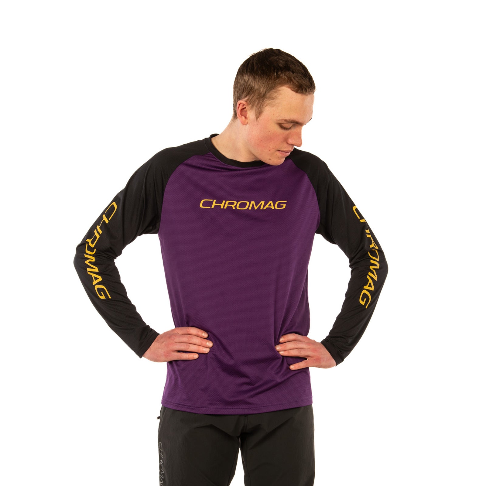 Model is 5' 11" wearing size Large.