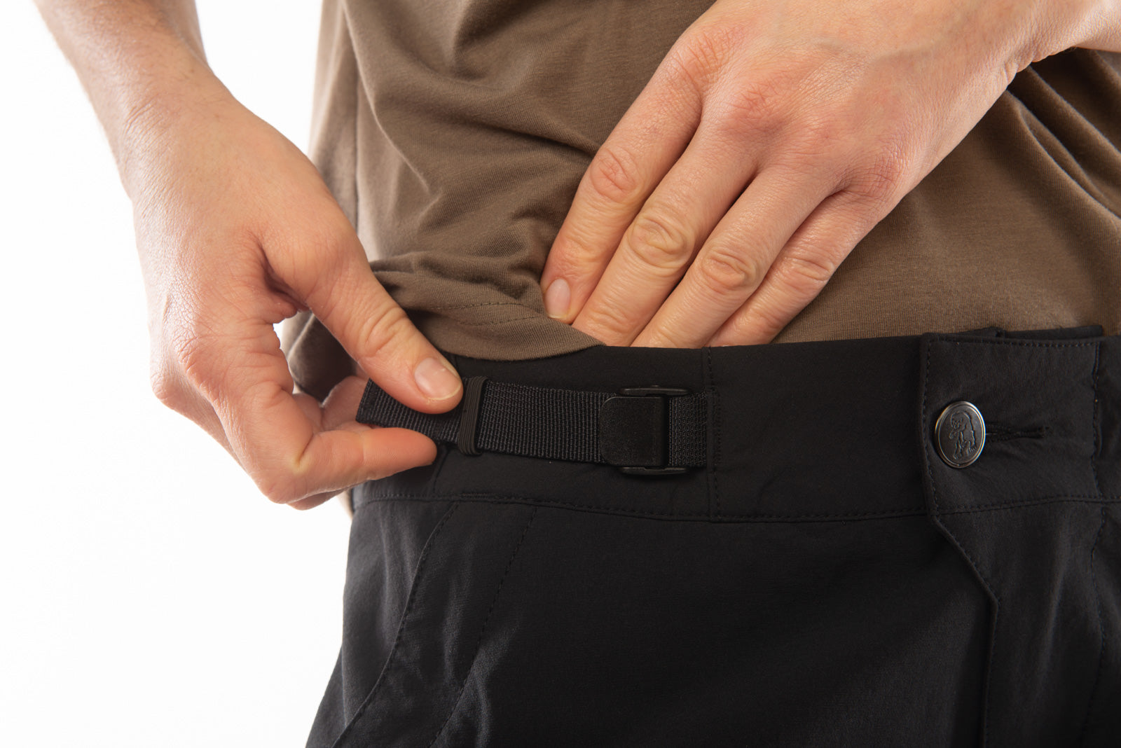 The model is 5' 8" wearing size Medium.